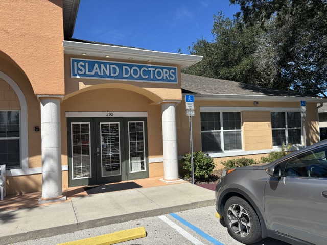 Island Doctors Orange City office exterior